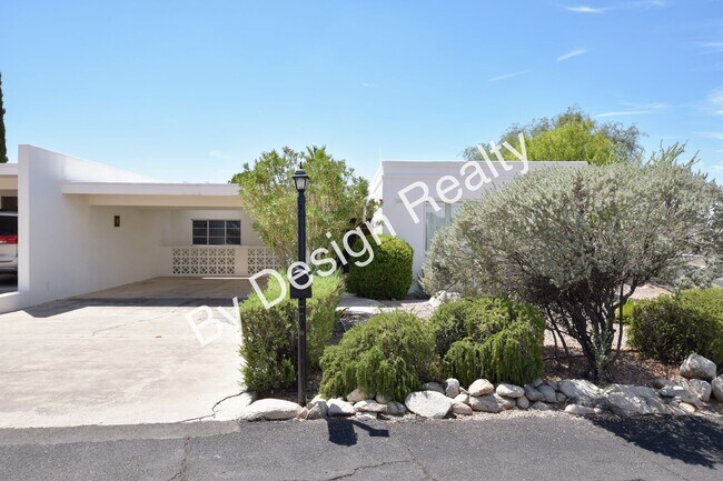 Building Photo - 55+ Townhome for Rent - Spacious 3BR/2BA w...