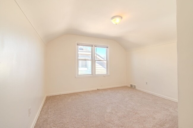 Building Photo - Charming Hazel Park Bungalow with Renovated Kitchen & Fenced Yard