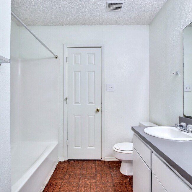 Building Photo - 3830 Coates Cir