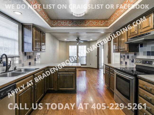 Building Photo - 3837 Sunward Cir