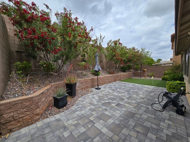 Building Photo - Unique Summerlin Home!