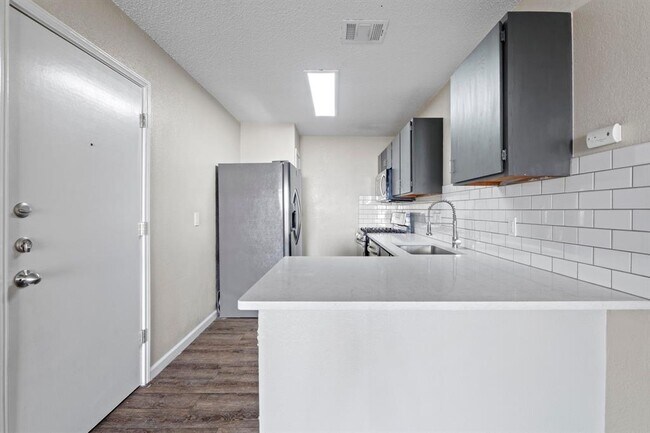 Building Photo - 707 Brookside Pass