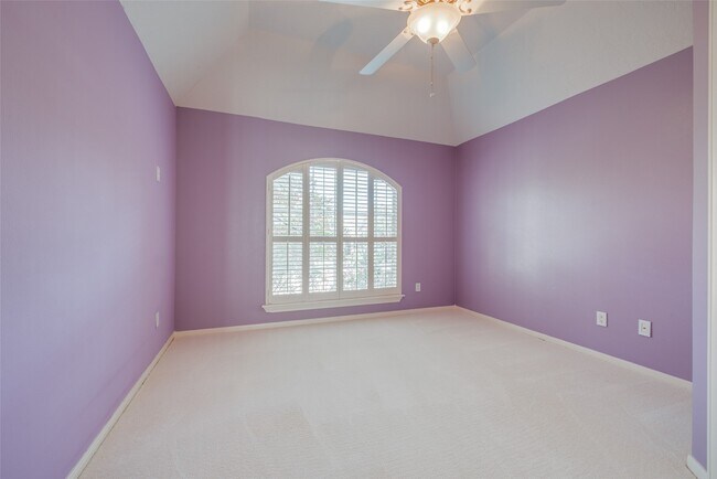 Building Photo - 5534 Honor Dr