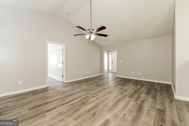 Building Photo - 1825 Courtyard Ln
