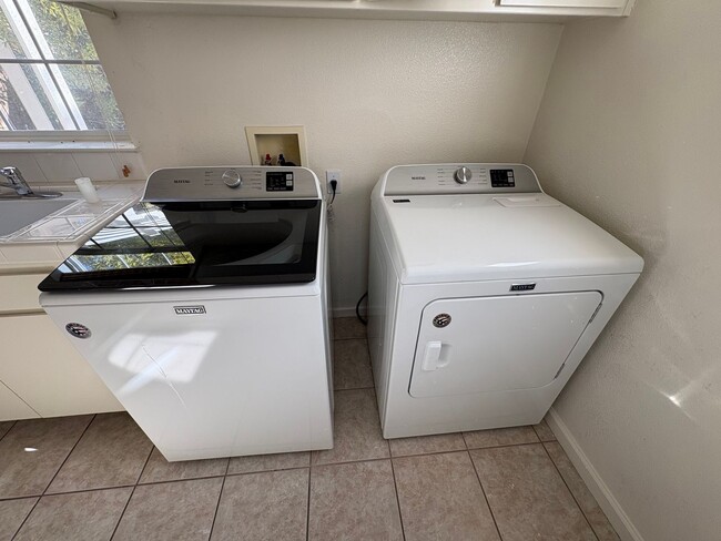 Building Photo - Beautiful & Spacious 4Bed/3Bath Two Story Home Located in San Ramon, Ca!!!