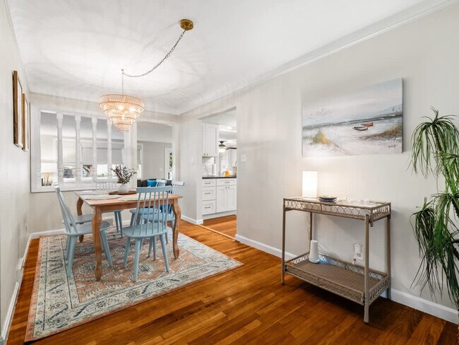 Building Photo - 386 Walworth Ave