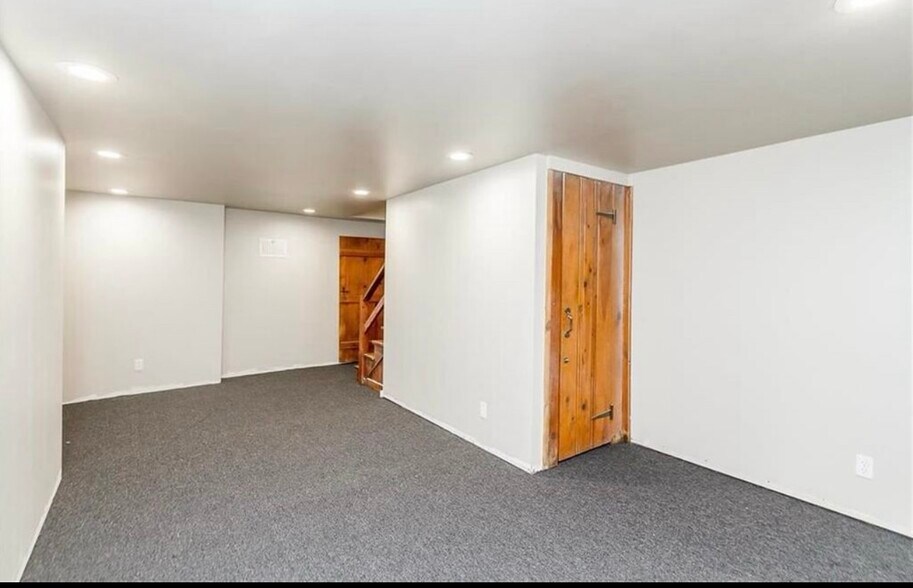 Basement (1/2 Finished) - 724 W Gregory Blvd