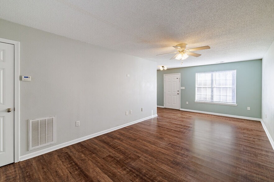 Building Photo - 138 welch Place, unit 4