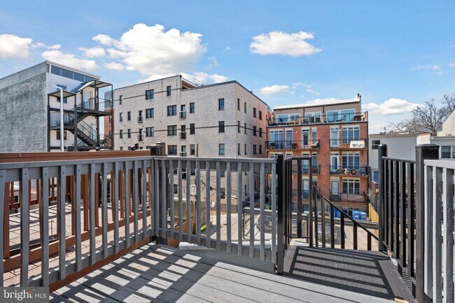 Building Photo - 2108 10th St NW