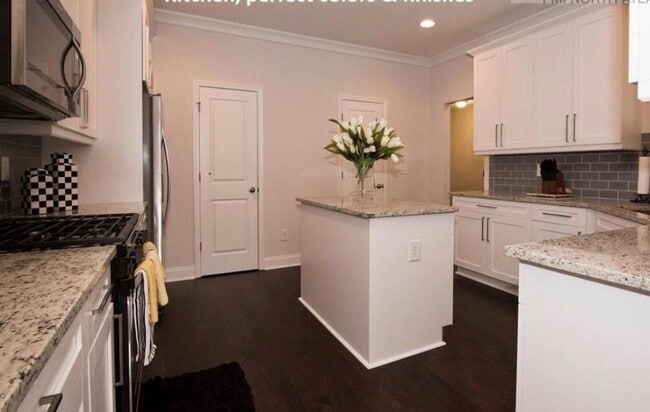 Building Photo - 5545 Bright Cross Wy