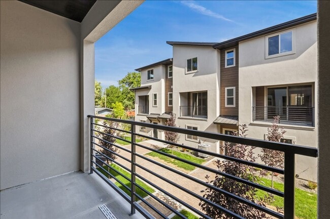 Building Photo - Modern, New 3-Story Boise Bench Townhome with Garage in a Prime Location
