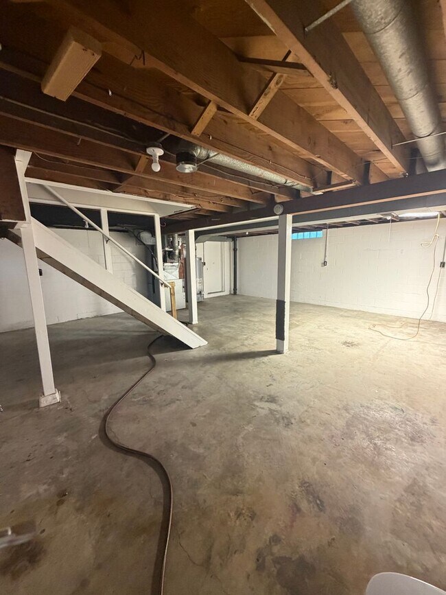 Building Photo - 3803 10th Ave Pl