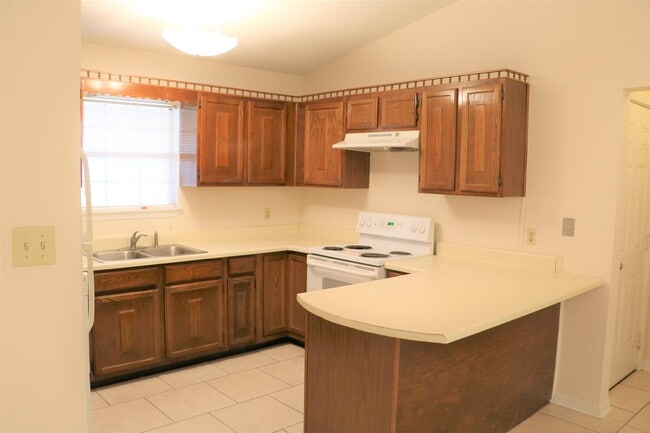 Building Photo - 2031 Casa De Oro St