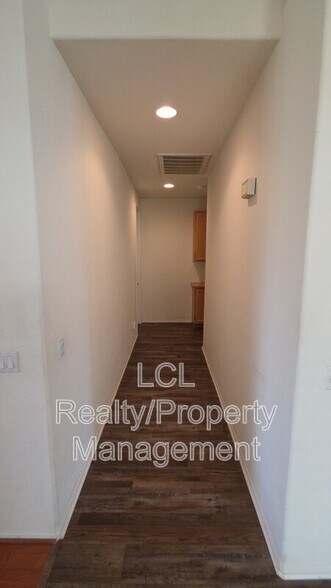 Building Photo - 28943 Baywater Dr