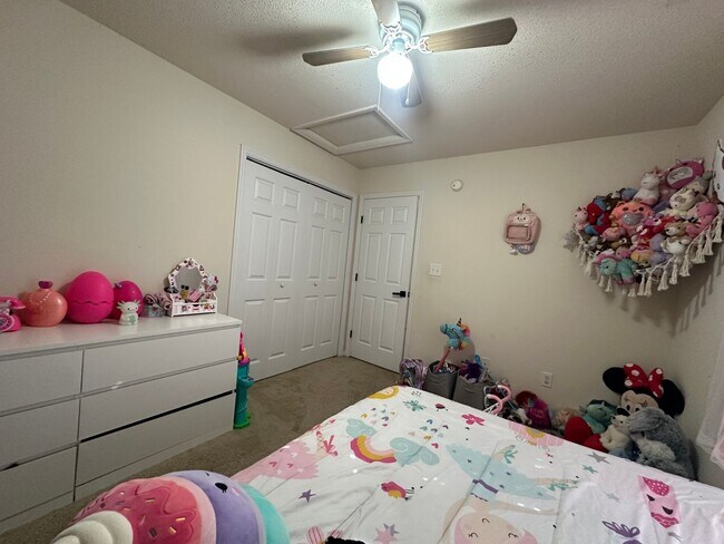 Building Photo - 101 Spain Dr