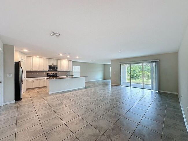 Building Photo - RESORT STYLE HOME IN STOREY CREEK