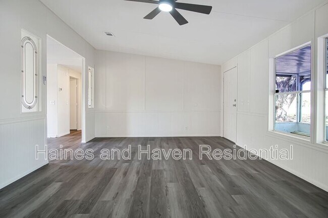 Building Photo - 322 Clearwater Lake Dr