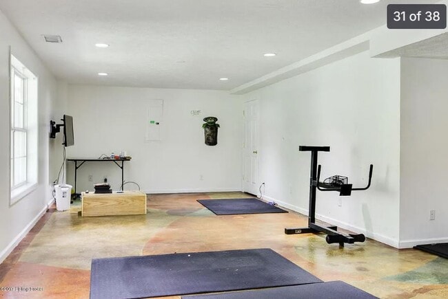 Building Photo - 11036 Symington Cir