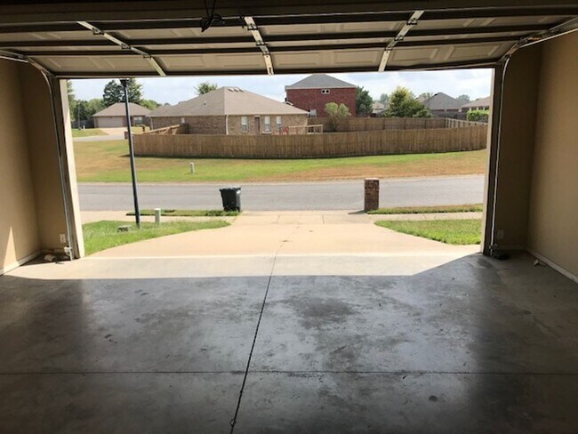 Building Photo - Nice home 3 Bedroom 2 Bathroom House in North Little Rock, Arkansas