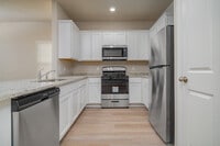 Building Photo - Hunters Ranch