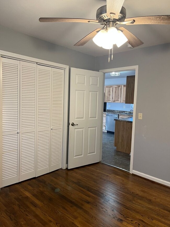 Building Photo - 3 Bedroom, 1 Bath House
