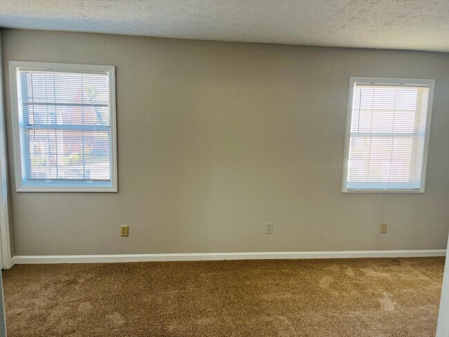 Building Photo - Welcome to Smyrna! Prime location, newly renovated, private fenced backyard, must see!