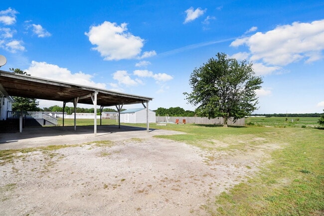 Building Photo - *SPACIOUS HOME IN PIKEVILLE SCHOOL DISTRICT*