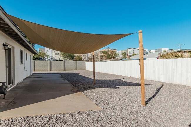 Building Photo - Beautiful 4 Bedroom Home Near Old Town Scottsdale & ASU