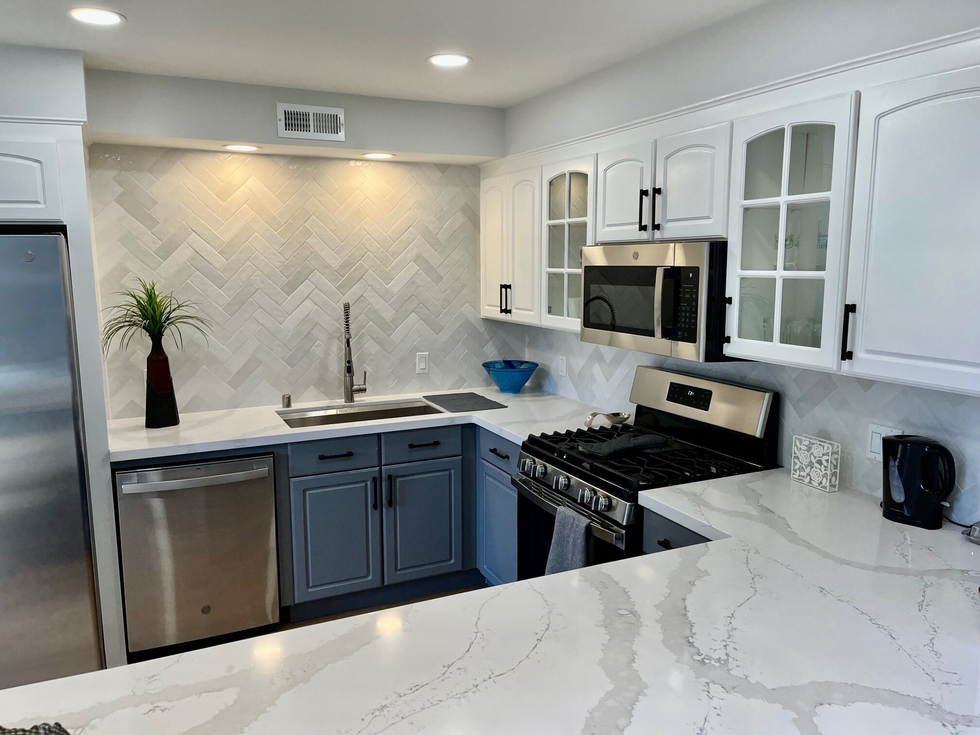 Building Photo - 5525 Scotts Valley Dr