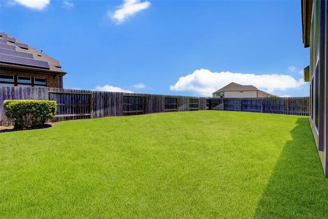 Building Photo - 29302 Wood Lily Dr