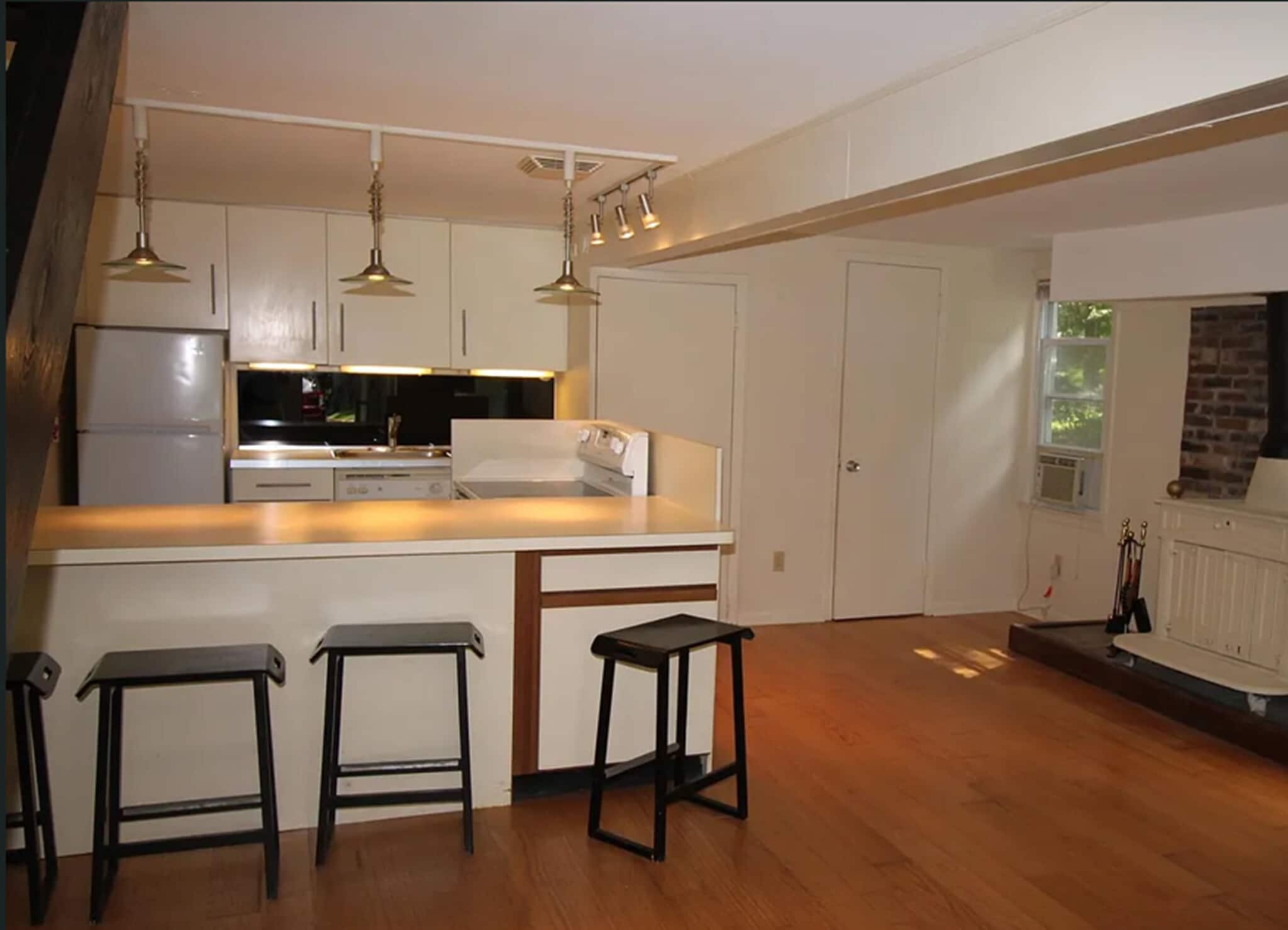 Building Photo - 301 Mill Rd