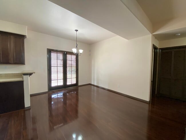 Building Photo - 7700 Oak Landing Drive
