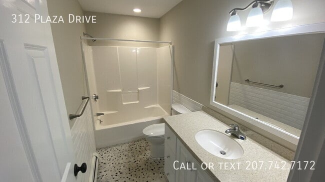 Building Photo - 312 Plaza Dr