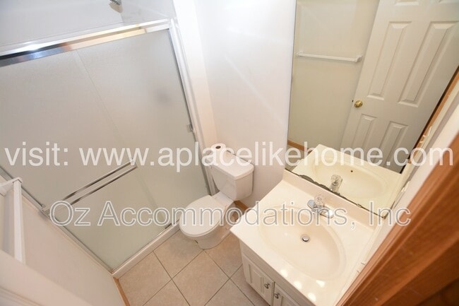 Building Photo - 5200 Hardy Ct