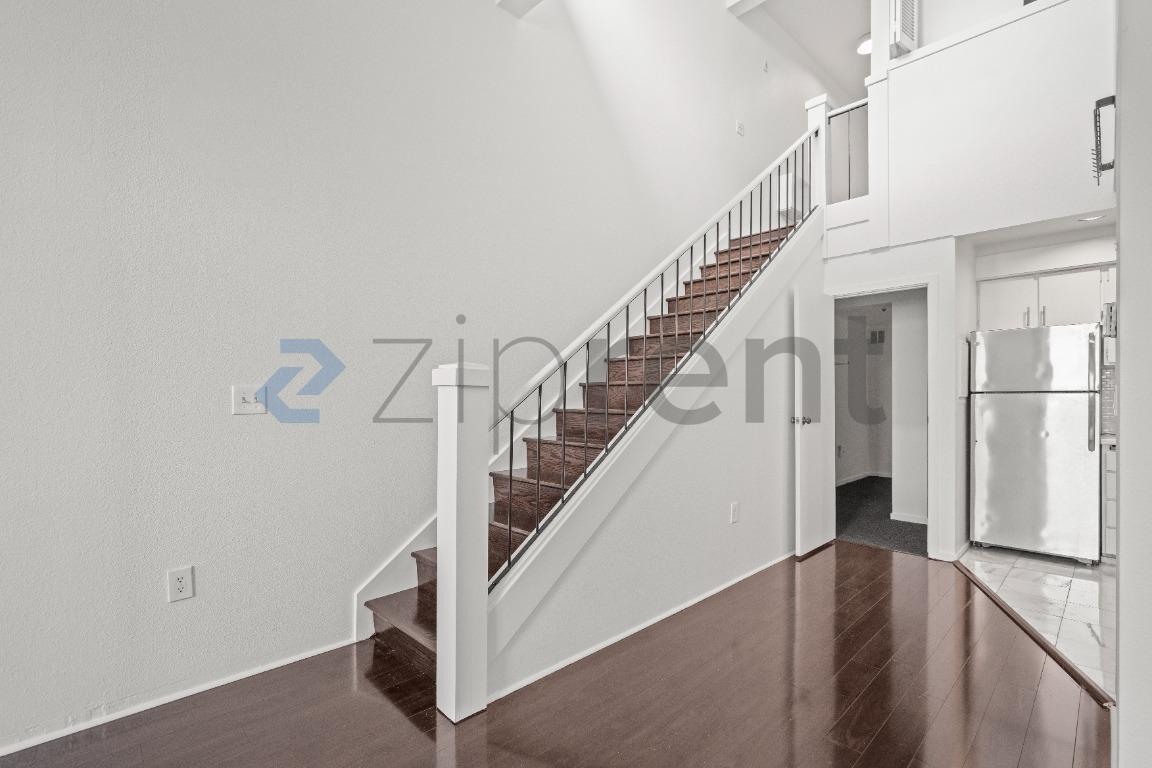 Building Photo - Unit Apt 16