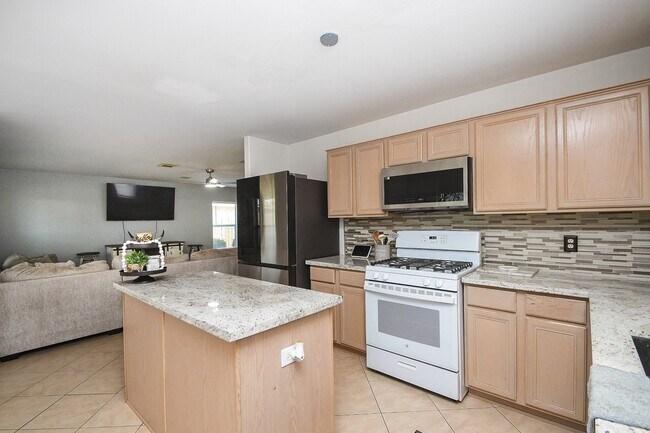 Building Photo - 20506 Lantern Springs Ln