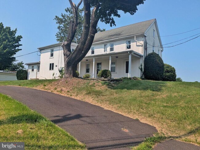Building Photo - 24 Allentown Rd