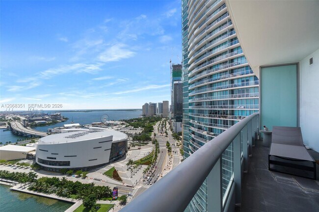Building Photo - 900 Biscayne Blvd