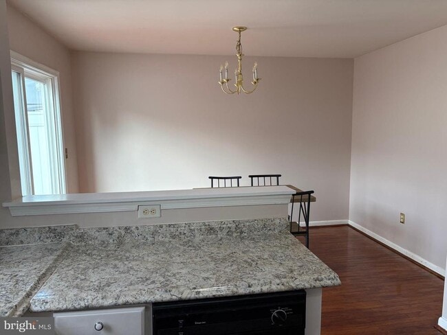 Building Photo - 384 Braddock Rd