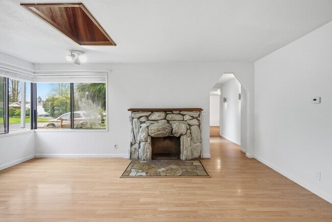 Building Photo - 3 BD | 2 BA Home with Great Backyard & Fireplace