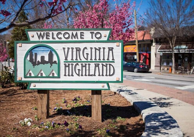 Building Photo - 961 E Rock Springs Rd NE