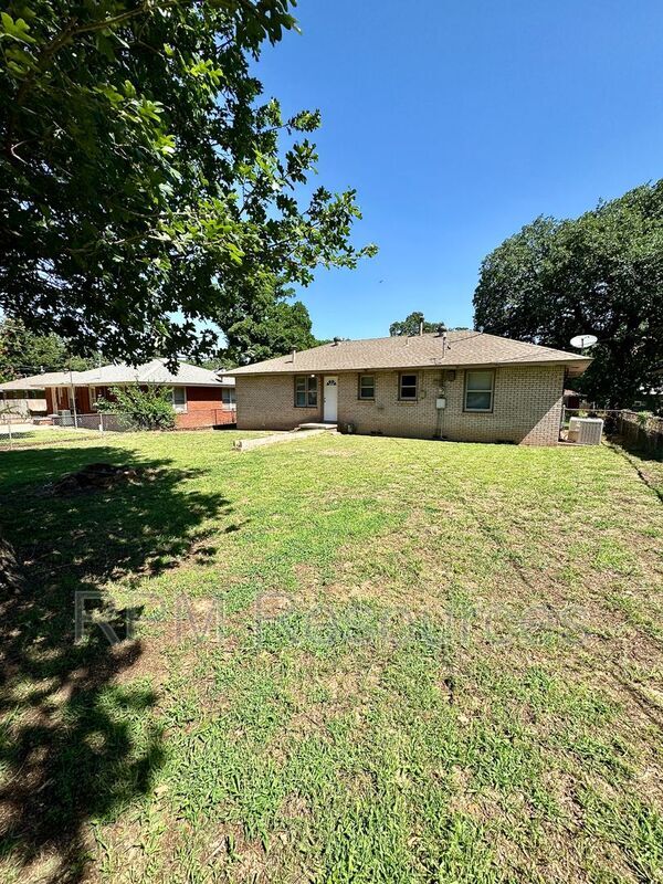 Building Photo - 6716 NW 29th St