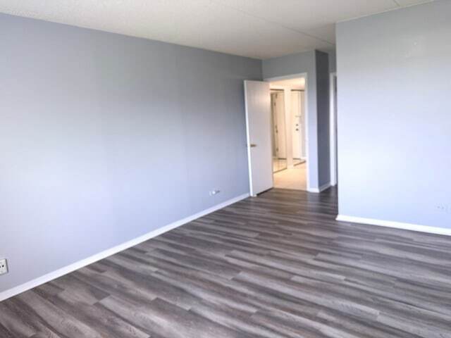 Building Photo - 350 Plum Creek Dr