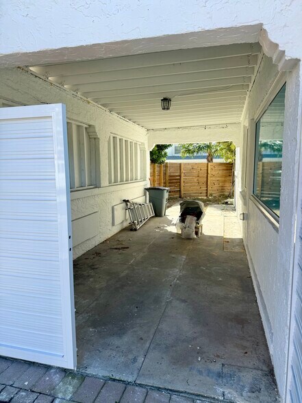 Carport - 340 NE 125th St