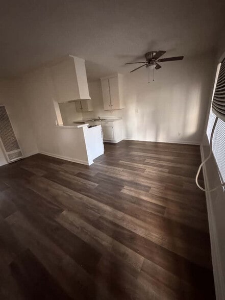 Building Photo - 6833 Sepulveda Blvd