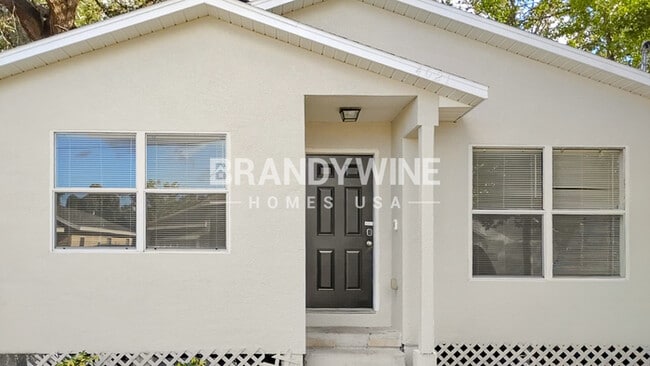Building Photo - 4021 E Louisiana Ave