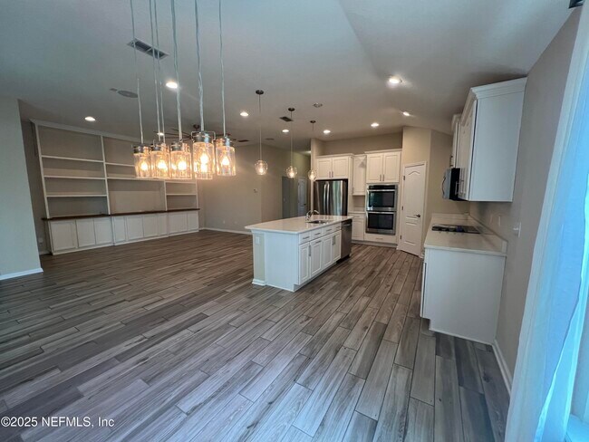 Building Photo - 2618 Salt Lake Dr