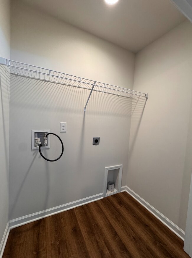 Building Photo - 320 Alameda Ln