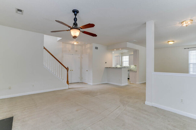 Building Photo - 528 Normandy St