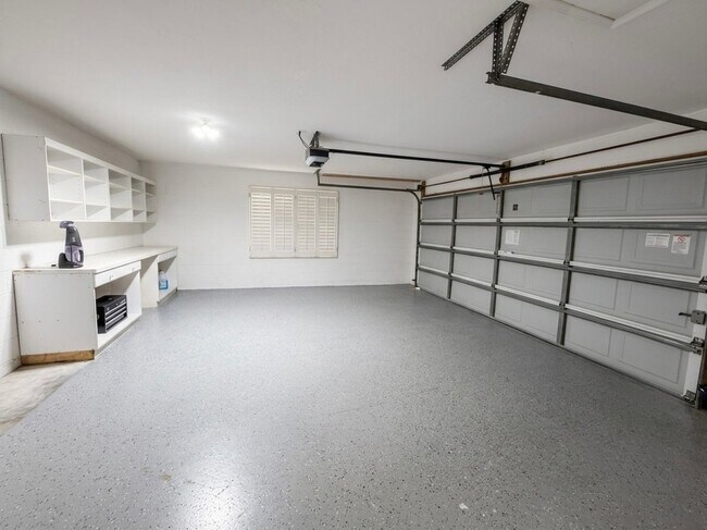 Building Photo - 63 Bay Lake Dr